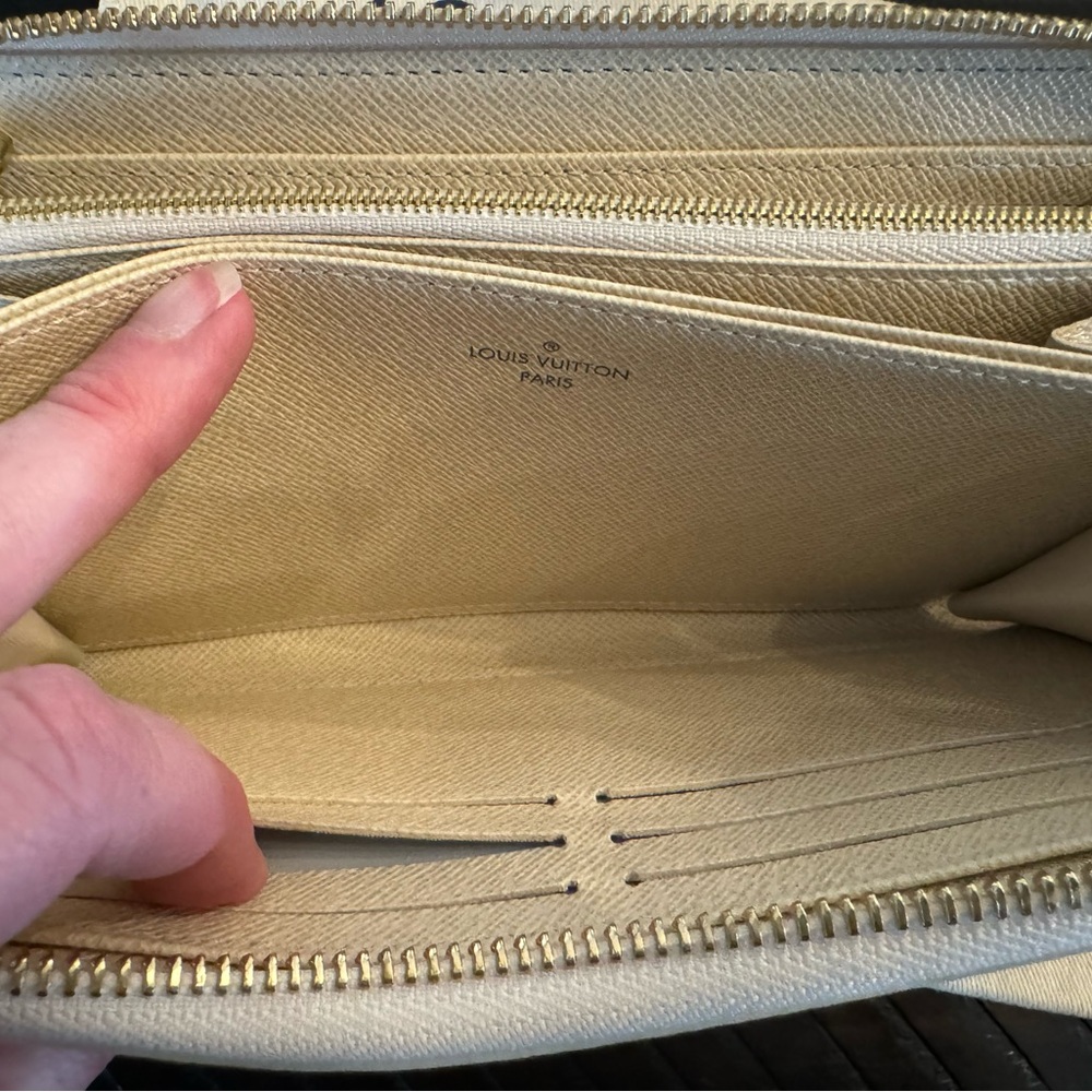 Louis Vuitton Zippy Wallet Damier Azur - Picture 10 of 12